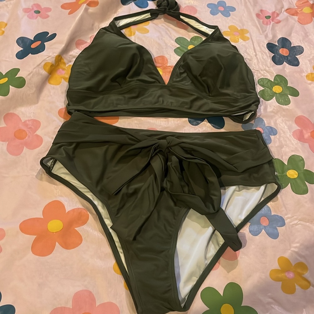 Women’s Forest Green Cheeky Bikini Swimsuit Set Size 3XL
